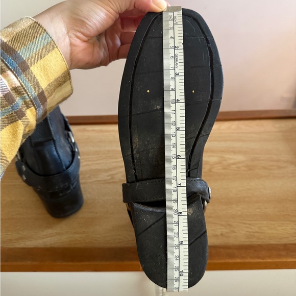 REAL LEATHER Black Chelsea Boots from @vilelaboots - Picture 10 of 12